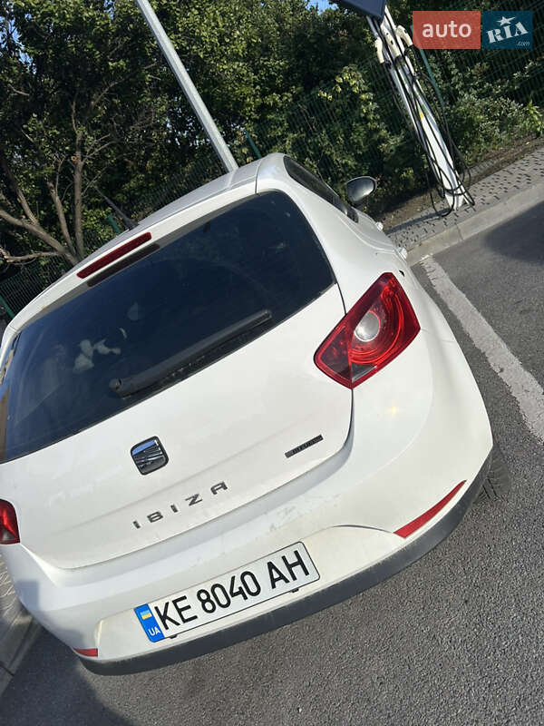 Хэтчбек SEAT Ibiza 2011 в Днепре