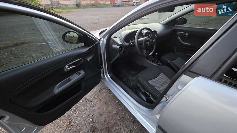 Хетчбек SEAT Ibiza 2009 в Мукачевому фото 11 Хетчбек SEAT Ibiza 2009 в Мукачевому