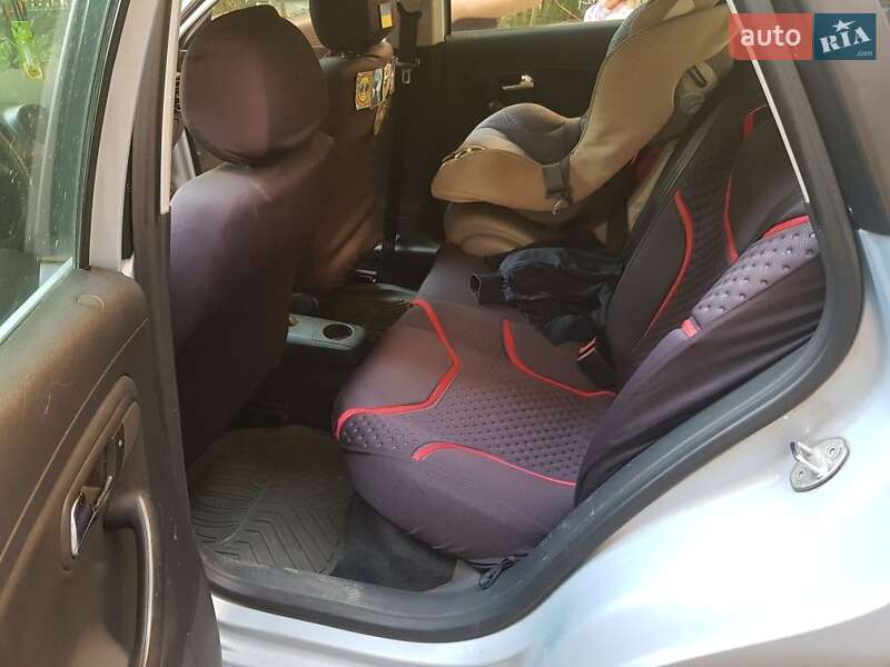 Хэтчбек SEAT Ibiza 2003 в Киеве