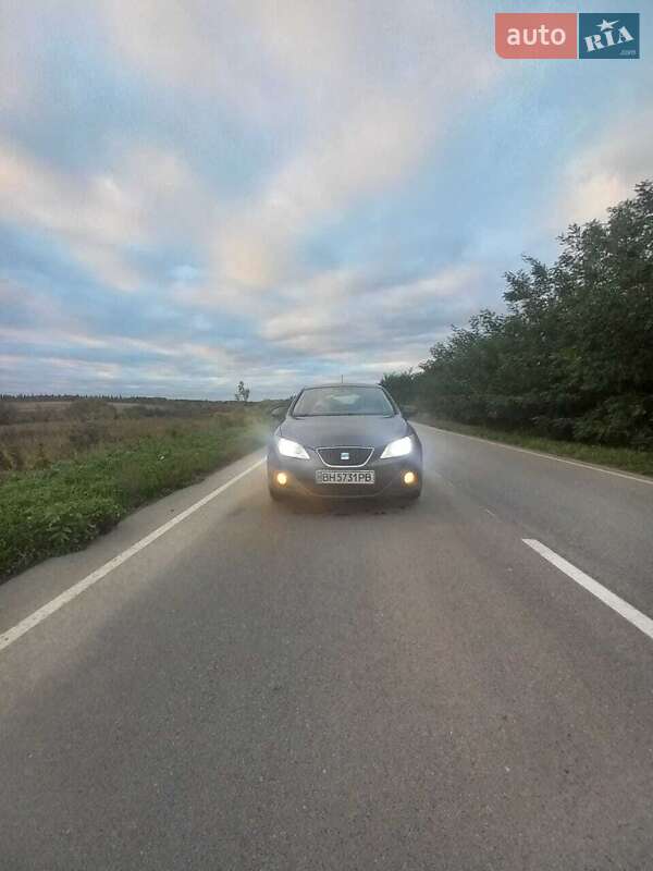 Хэтчбек SEAT Ibiza 2011 в Герце фото 3 Хэтчбек SEAT Ibiza 2011 в Герце