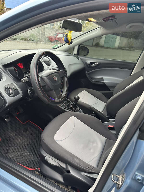 Хэтчбек SEAT Ibiza 2012 в Днепре