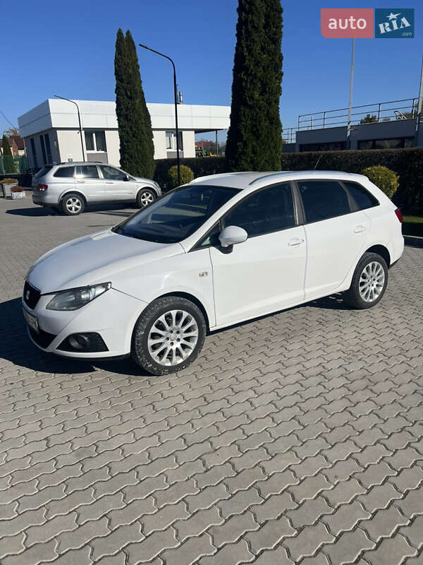 SEAT Ibiza 2011 SEAT Ibiza 2011