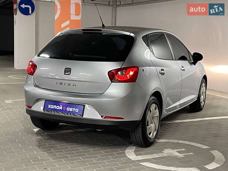 Хэтчбек SEAT Ibiza 2011 в Киеве фото 6 Хэтчбек SEAT Ibiza 2011 в Киеве
