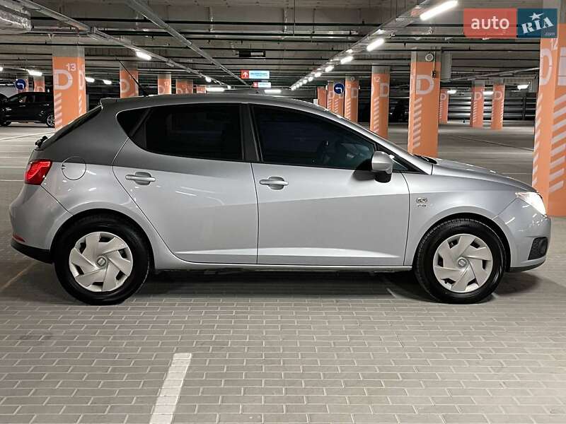 Хэтчбек SEAT Ibiza 2011 в Киеве фото 8 Хэтчбек SEAT Ibiza 2011 в Киеве