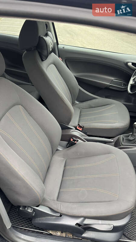 Хетчбек SEAT Ibiza 2011 в Макарові