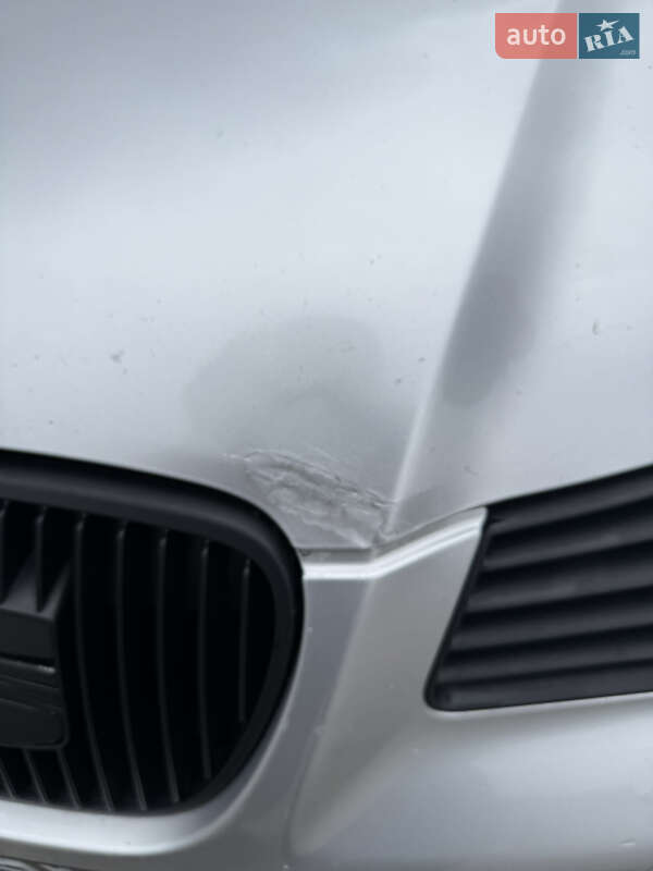 Хетчбек SEAT Ibiza 2003 в Дніпрі