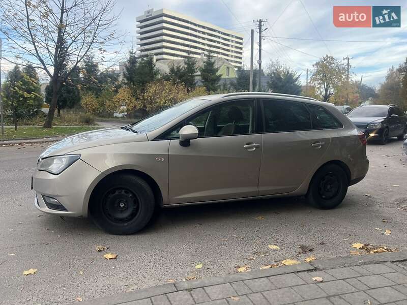 Універсал SEAT Ibiza 2012 в  фото Універсал SEAT Ibiza 2012 в