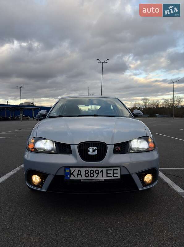 Хэтчбек SEAT Ibiza 2004 в Киеве
