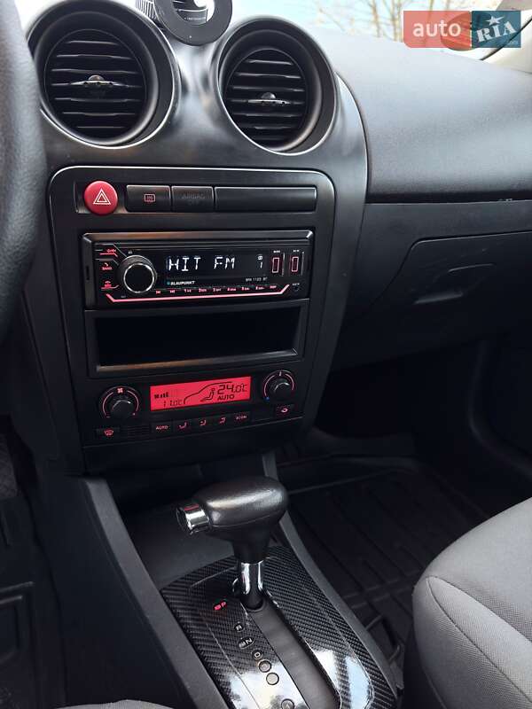 Хэтчбек SEAT Ibiza 2004 в Киеве