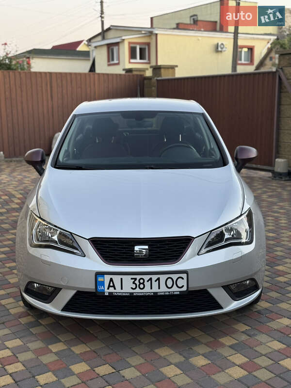 Хэтчбек SEAT Ibiza 2015 в Вишневом фото 2 Хэтчбек SEAT Ibiza 2015 в Вишневом
