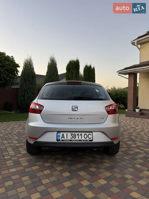 Хэтчбек SEAT Ibiza 2015 в Вишневом фото 3 Хэтчбек SEAT Ibiza 2015 в Вишневом