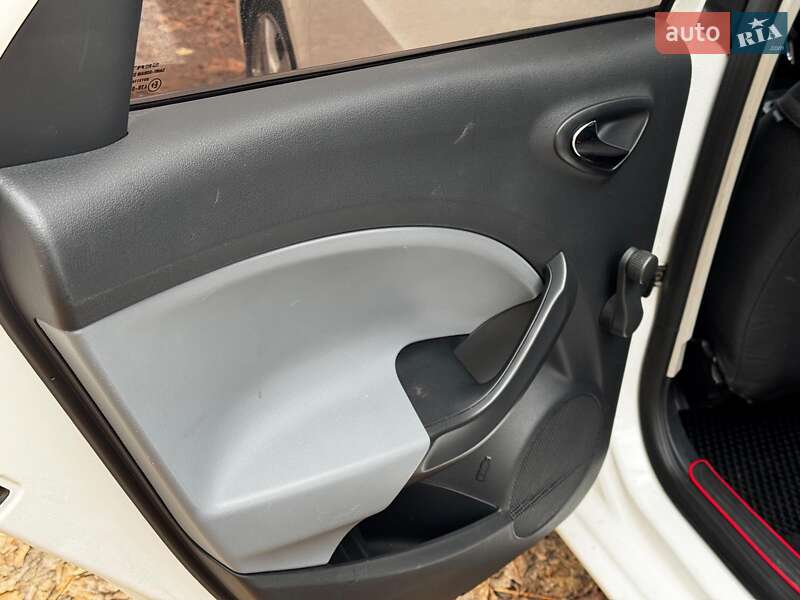 Хетчбек SEAT Ibiza 2013 в Києві