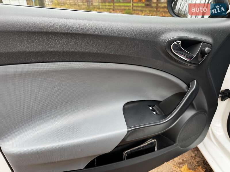 Хетчбек SEAT Ibiza 2013 в Києві