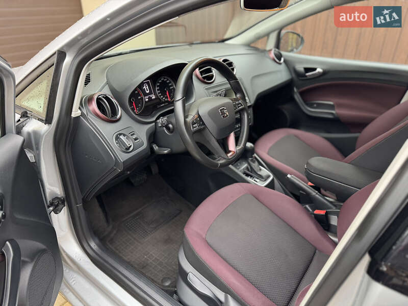 Хэтчбек SEAT Ibiza 2015 в Вишневом фото 11 Хэтчбек SEAT Ibiza 2015 в Вишневом