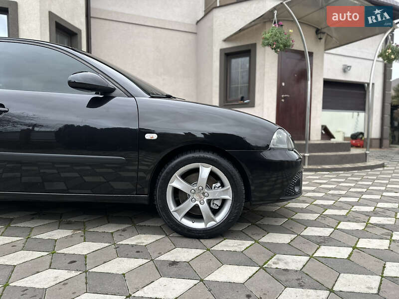 Хетчбек SEAT Ibiza 2008 в Києві