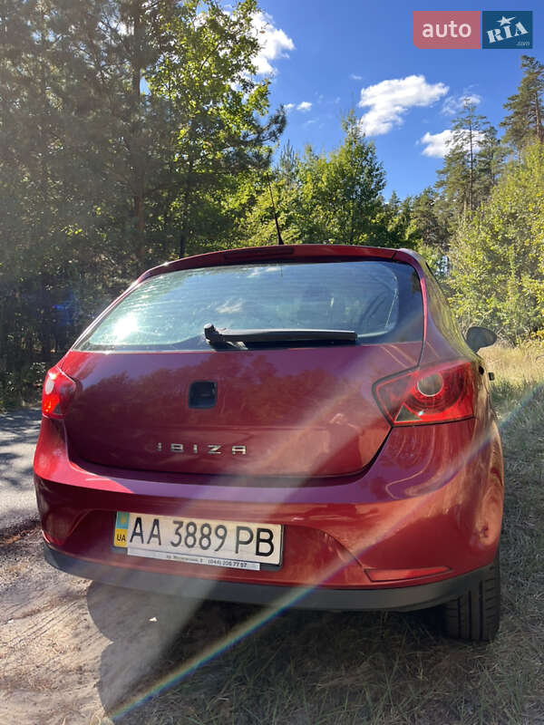 Хетчбек SEAT Ibiza 2011 в Вишгороді