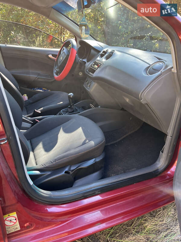 Хетчбек SEAT Ibiza 2011 в Вишгороді