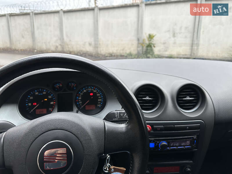 Хэтчбек SEAT Ibiza 2008 в Киеве