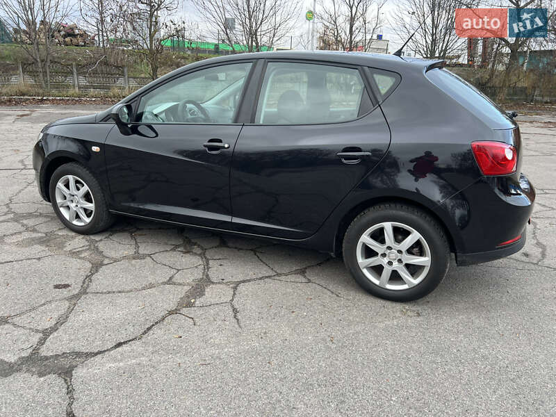 Хэтчбек SEAT Ibiza 2011 в Хороле фото 3 Хэтчбек SEAT Ibiza 2011 в Хороле