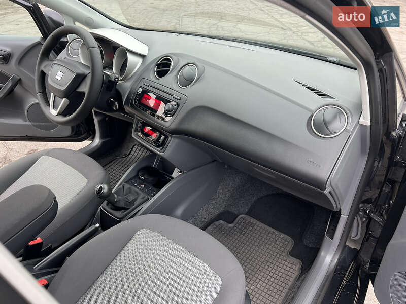 Хэтчбек SEAT Ibiza 2011 в Хороле фото 13 Хэтчбек SEAT Ibiza 2011 в Хороле
