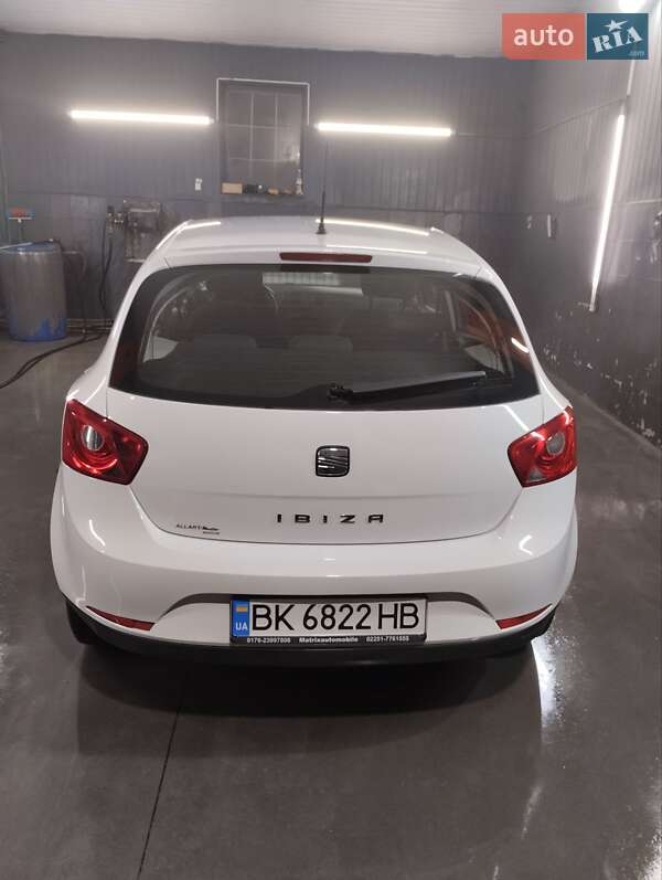 Хэтчбек SEAT Ibiza 2011 в Ровно фото 6 Хэтчбек SEAT Ibiza 2011 в Ровно