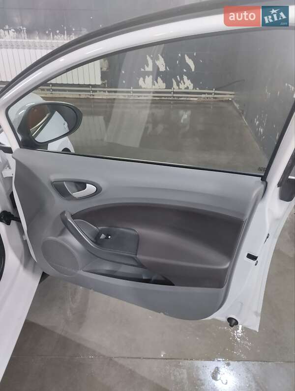 Хэтчбек SEAT Ibiza 2011 в Ровно фото 18 Хэтчбек SEAT Ibiza 2011 в Ровно