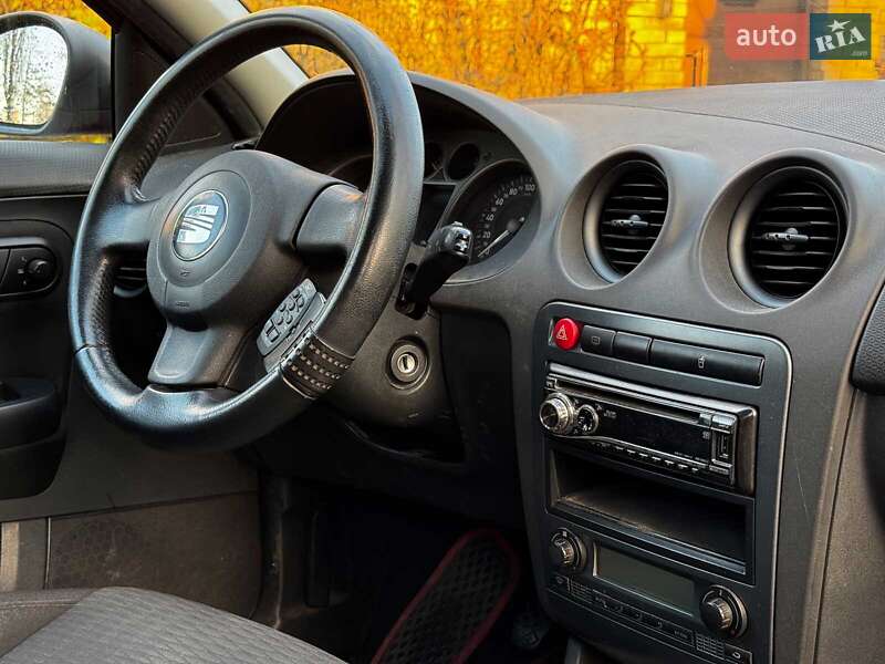 Хэтчбек SEAT Ibiza 2008 в Киеве