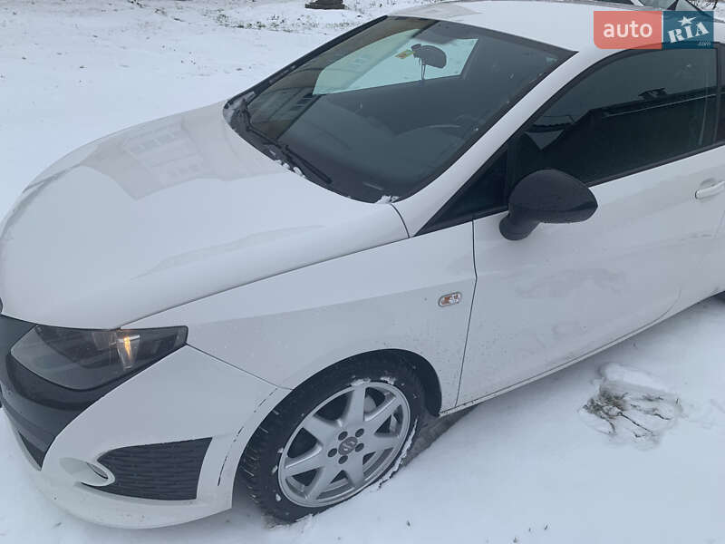 Хэтчбек SEAT Ibiza 2010 в Радехове