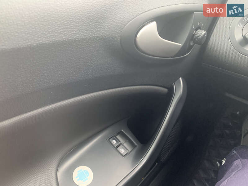 Хэтчбек SEAT Ibiza 2010 в Радехове