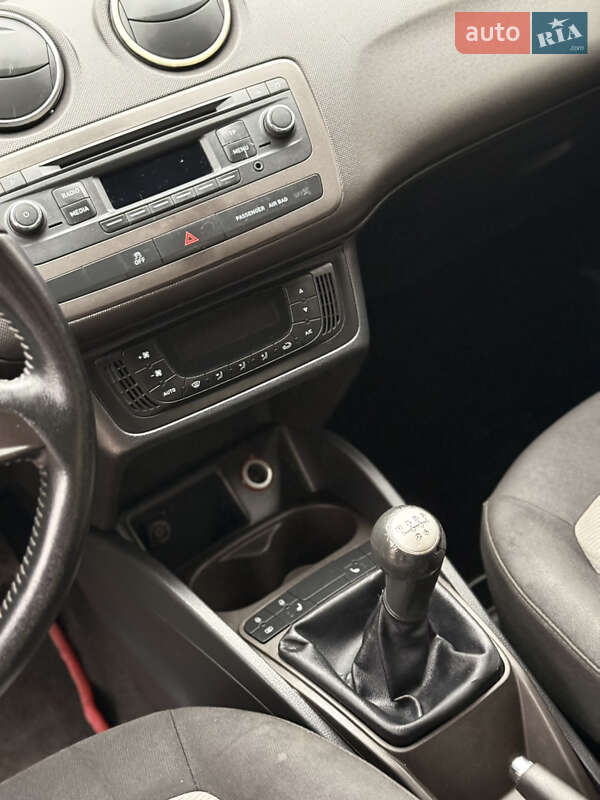 Хэтчбек SEAT Ibiza 2013 в Киеве фото 24 Хэтчбек SEAT Ibiza 2013 в Киеве