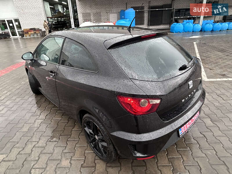 Хетчбек SEAT Ibiza 2011 в Павлограді