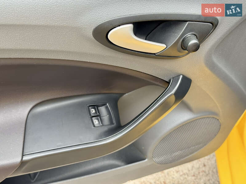 Хетчбек SEAT Ibiza 2011 в Києві