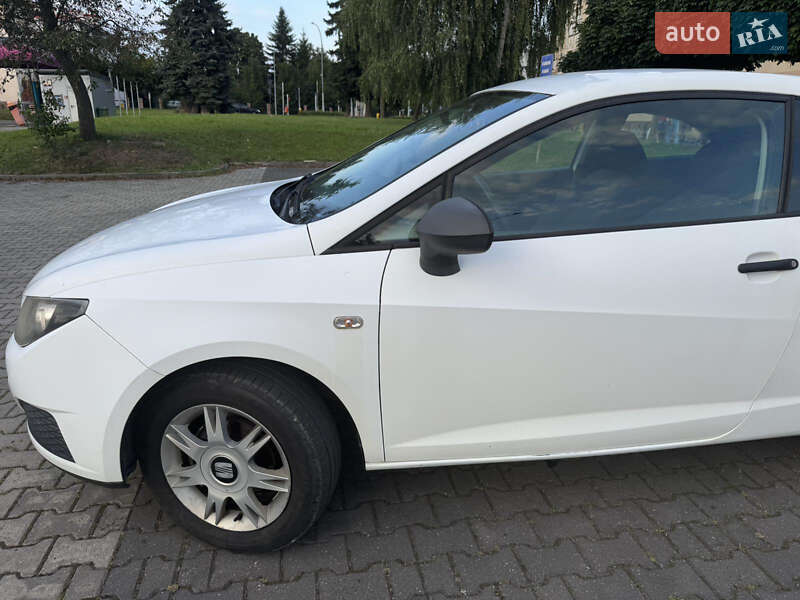 Хэтчбек SEAT Ibiza 2011 в Вараше