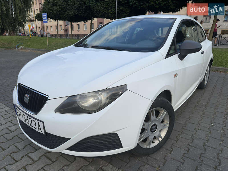 Хэтчбек SEAT Ibiza 2011 в Вараше