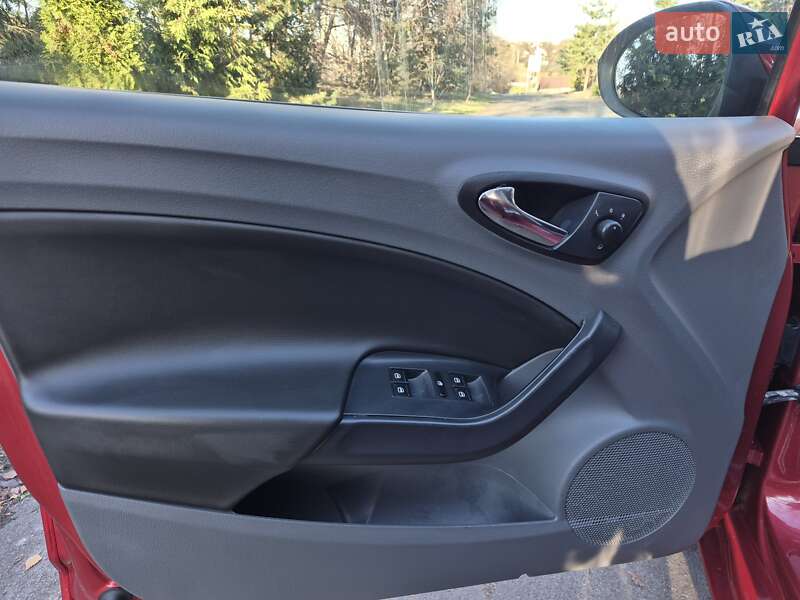 Универсал SEAT Ibiza 2011 в Львове фото 12 Универсал SEAT Ibiza 2011 в Львове