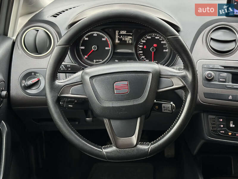 Хэтчбек SEAT Ibiza 2013 в Шептицькому