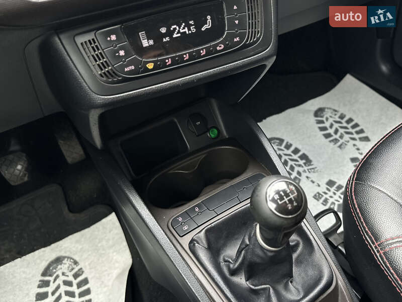 Хэтчбек SEAT Ibiza 2013 в Шептицькому