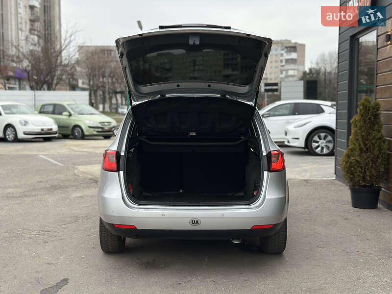 Хэтчбек SEAT Ibiza 2013 в Шептицькому