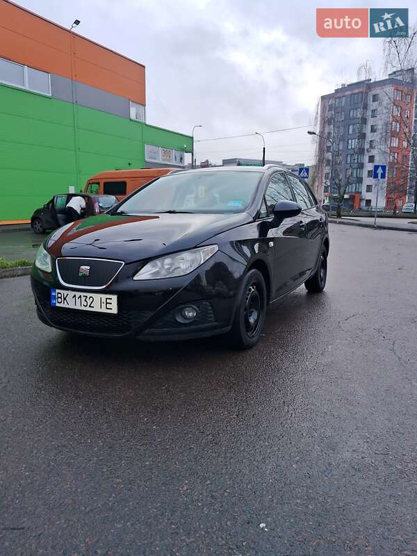 Хетчбек SEAT Ibiza 2010 в Рівному