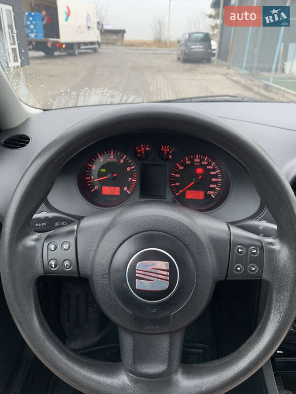 Хэтчбек SEAT Ibiza 2005 в Львове