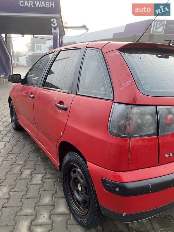 Хэтчбек SEAT Ibiza 1999 в Черновцах
