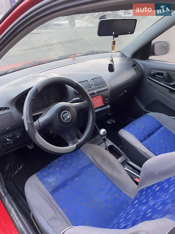 Хэтчбек SEAT Ibiza 1999 в Черновцах