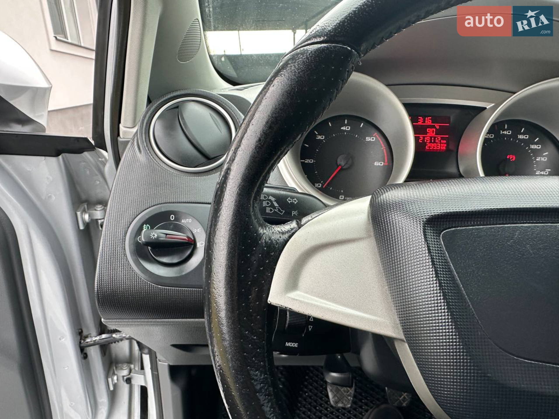 2012 SEAT Ibiza - мініатюра 28