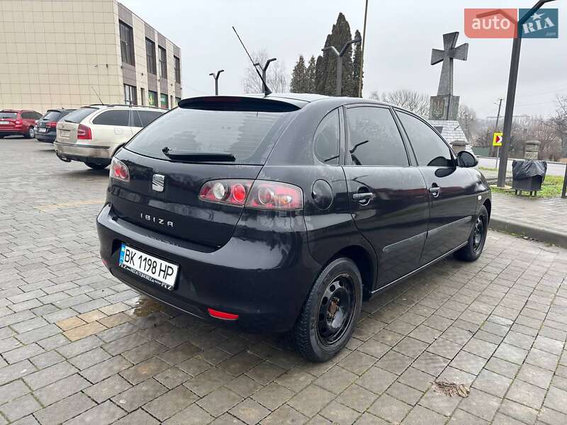 Хетчбек SEAT Ibiza 2008 в Ременеві