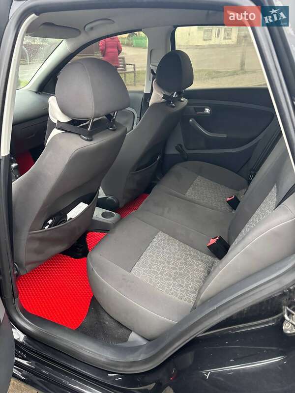 Хетчбек SEAT Ibiza 2008 в Ременеві