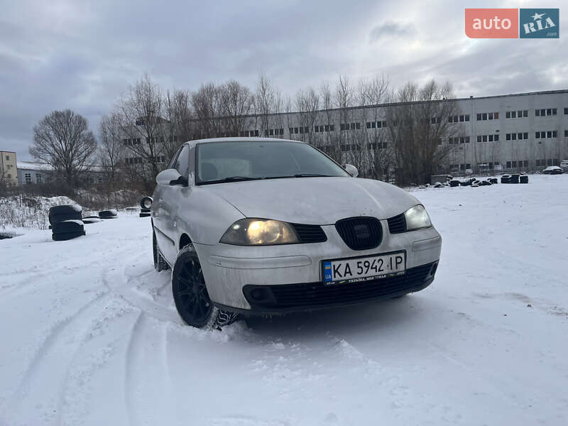 Хетчбек SEAT Ibiza 2003 в Вишгороді