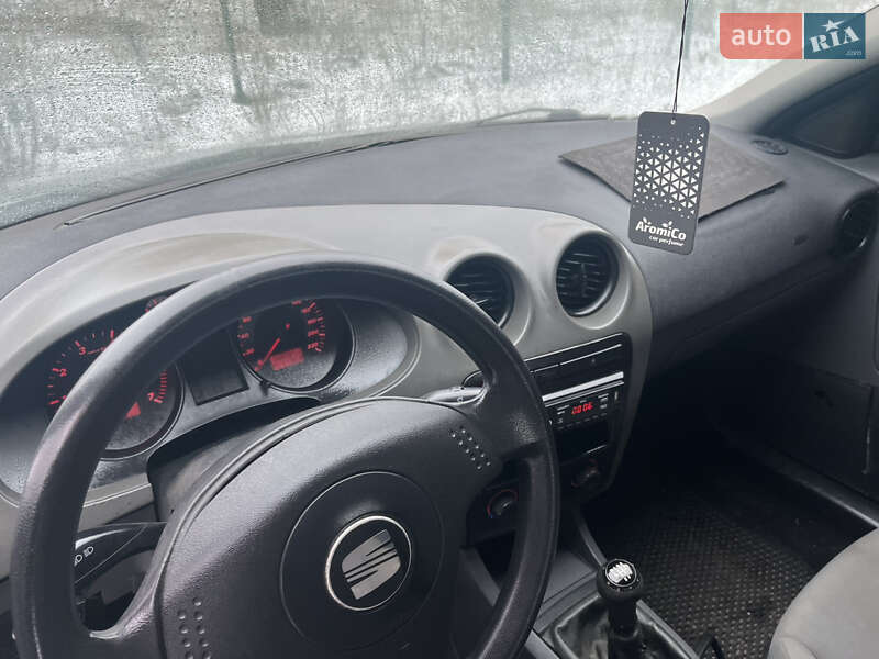 Хетчбек SEAT Ibiza 2003 в Вишгороді