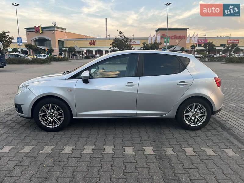 Хэтчбек SEAT Ibiza 2011 в Львове фото Хэтчбек SEAT Ibiza 2011 в Львове