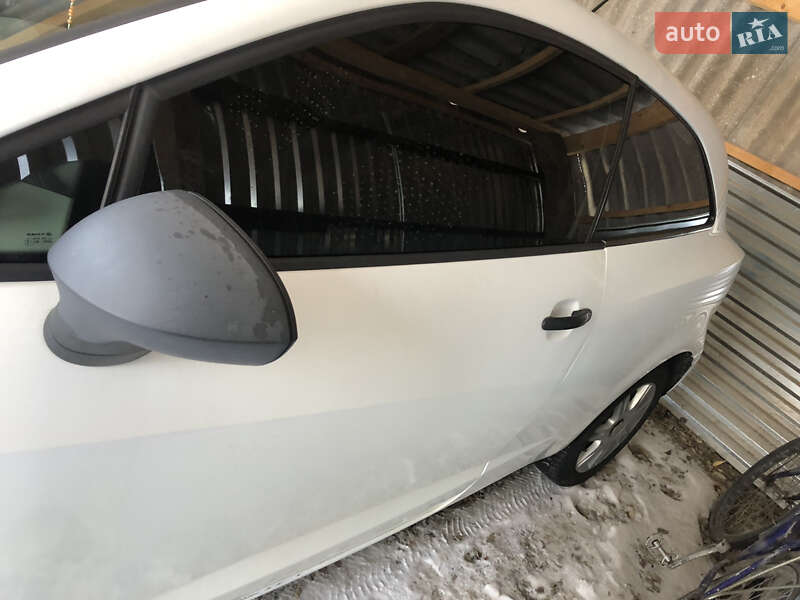 Хэтчбек SEAT Ibiza 2011 в Вараше