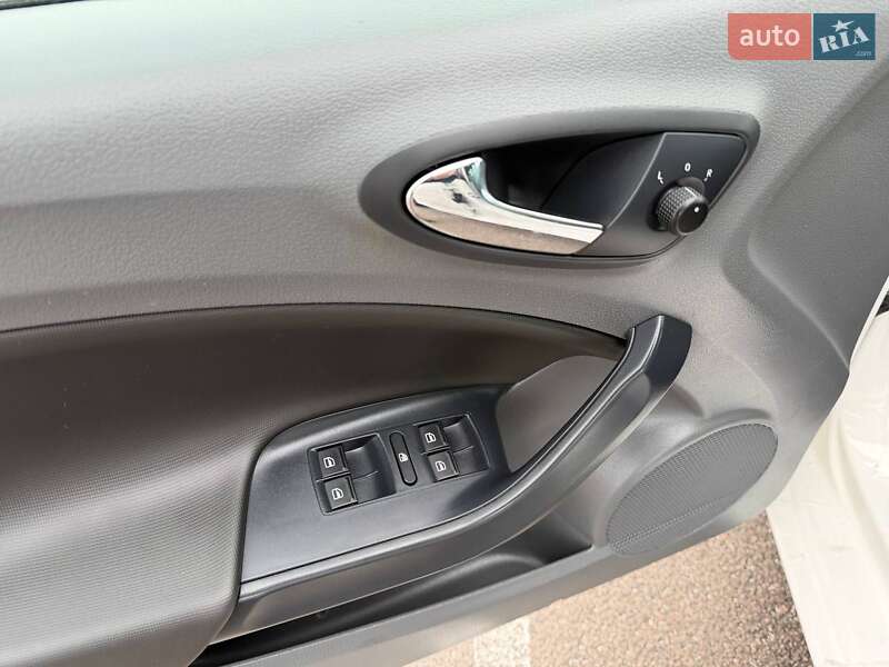 Хэтчбек SEAT Ibiza 2008 в Ровно